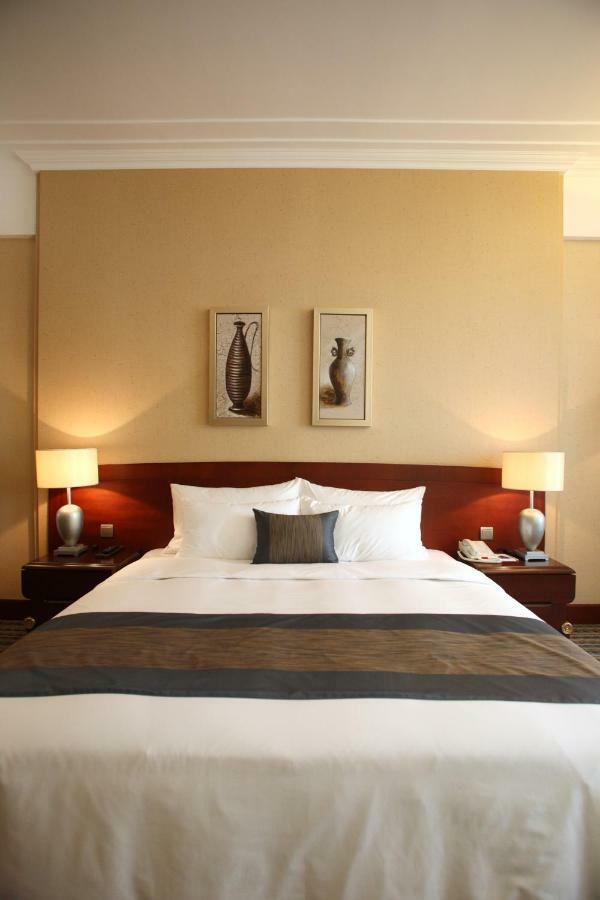 Shenzhen Futian Asta Hotel Extérieur photo